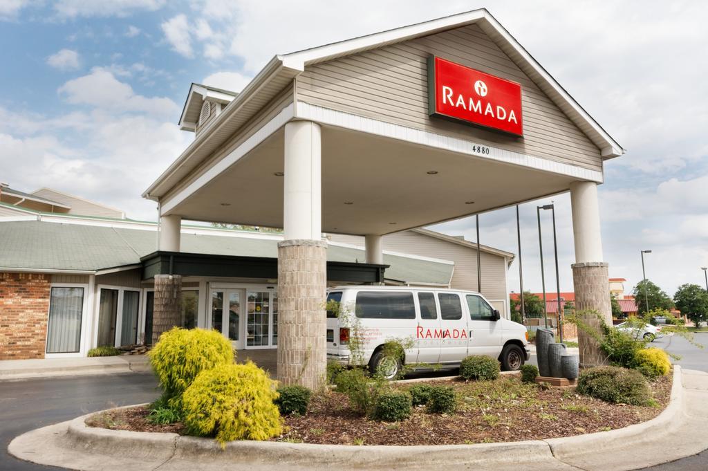 Ramada Huntsville Exteriör bild